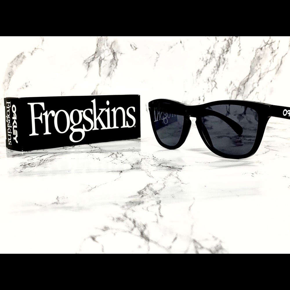 Oakley Black Frogskins with Black Lens - Picture 3 of 8